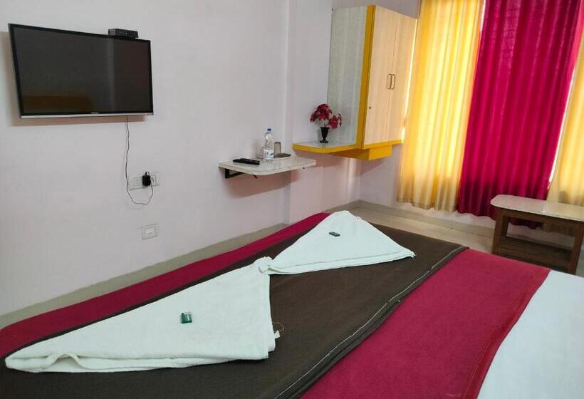 Fabhotel Green Valley I