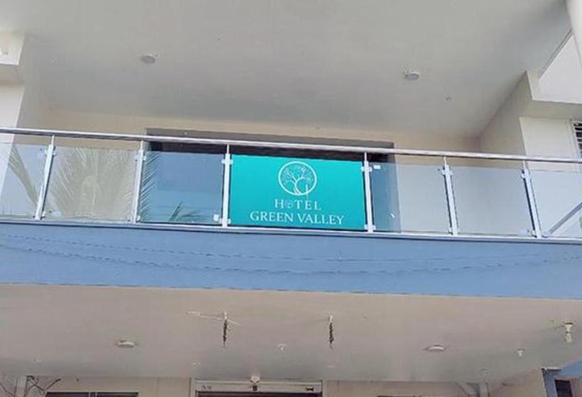 Fabhotel Green Valley I