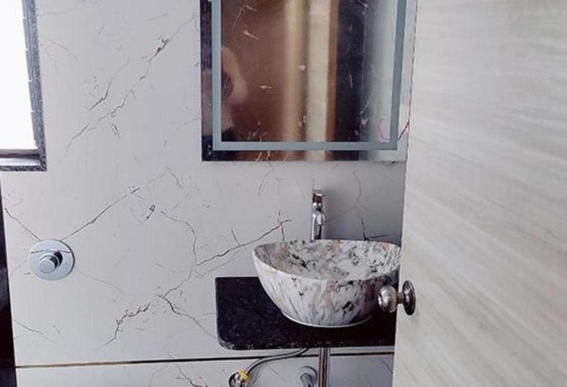 Fabhotel Green Valley I