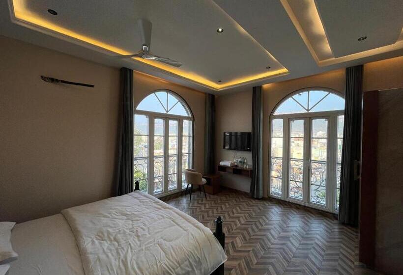 Hotel Hari Leela Fort View Palace