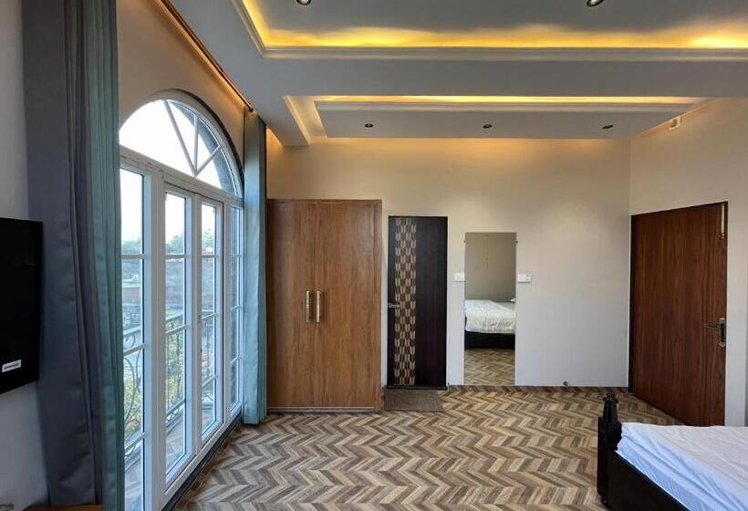 Hotel Hari Leela Fort View Palace