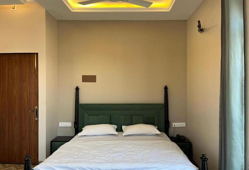 Hotel Hari Leela Fort View Palace