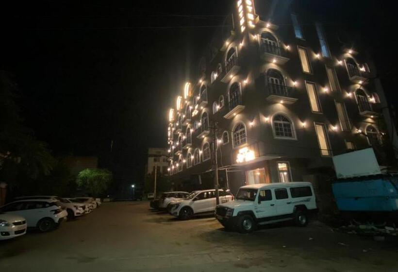 Hotel Hari Leela Fort View Palace