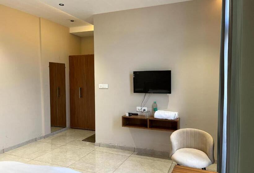 Hotel Hari Leela Fort View Palace