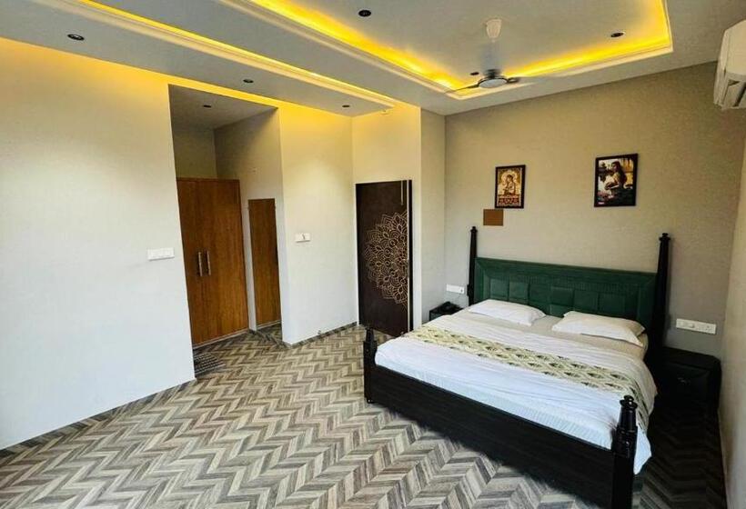 Hotel Hari Leela Fort View Palace