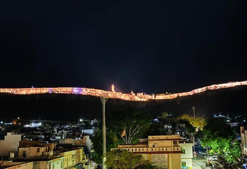 فندق Hari Leela Fort View Palace