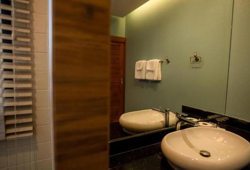 호텔 Huan Chom Jan Hometel At Lampang