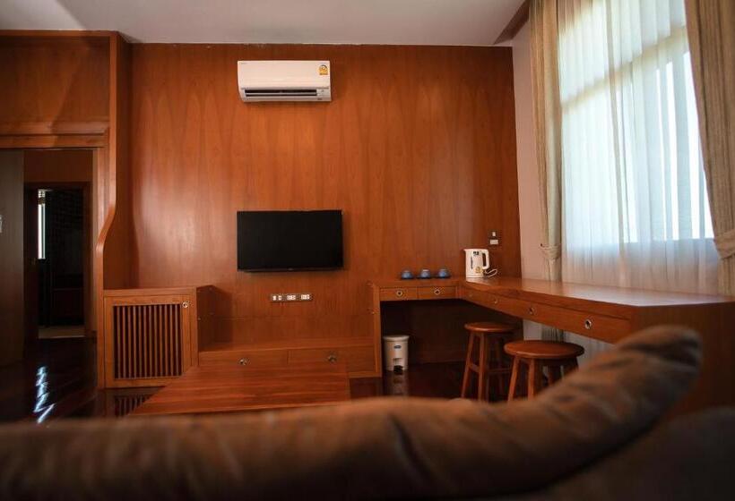 호텔 Huan Chom Jan Hometel At Lampang