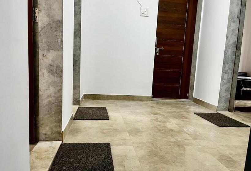 בית מלון כפרי Indu Chhaya