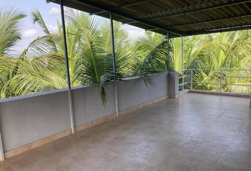 בית מלון כפרי Indu Chhaya