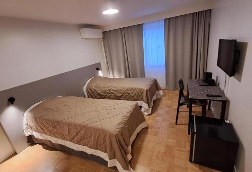 ホテル Li Heimari