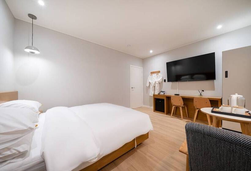 בית מלון כפרי Mono