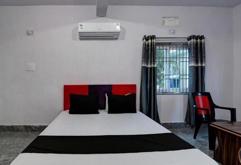 ホテル Oyo Silk City Palace