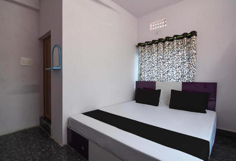 ホテル Oyo Silk City Palace