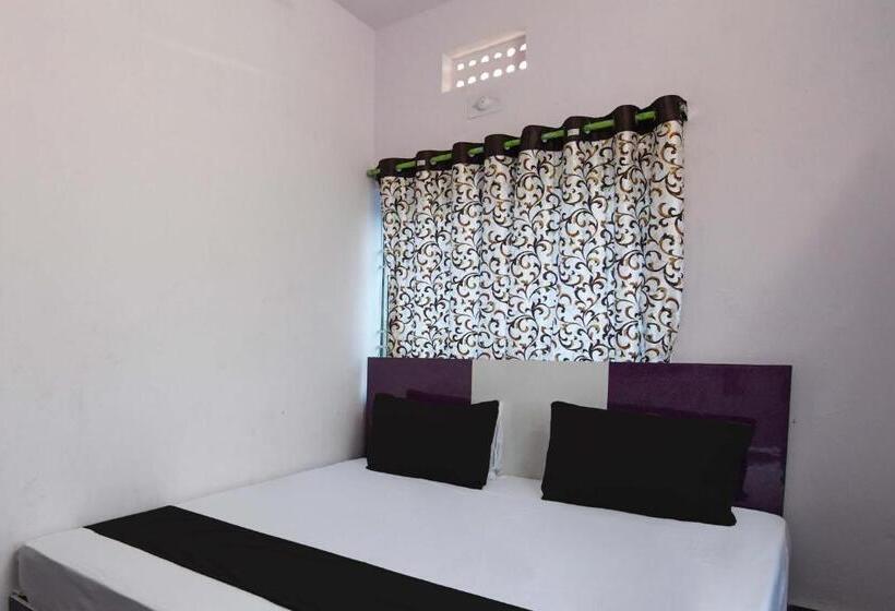 ホテル Oyo Silk City Palace