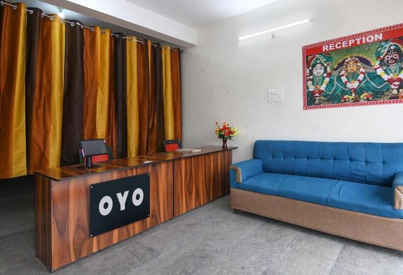 ホテル Oyo Silk City Palace