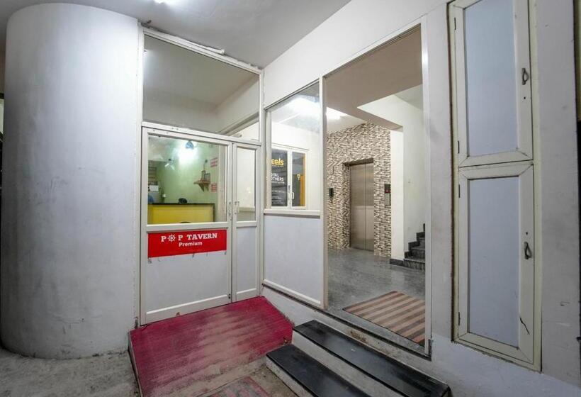 호텔 Pop Tavern Delight By Voye Homes