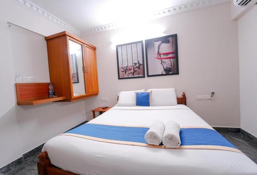 호텔 Pop Tavern Delight By Voye Homes