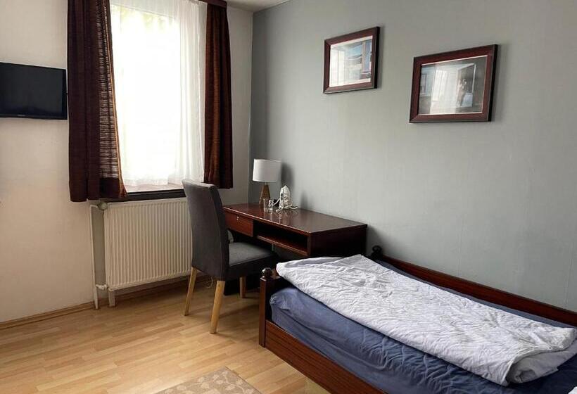 Отель Rheinischer Hof