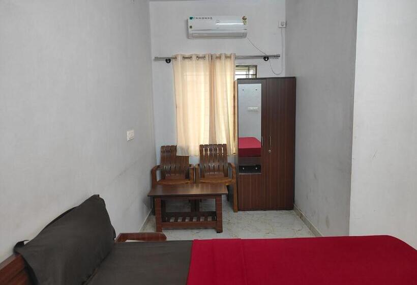 هتل Sahyadri Lodge And Restaurant