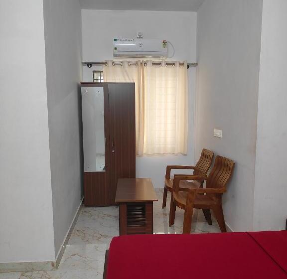 هتل Sahyadri Lodge And Restaurant