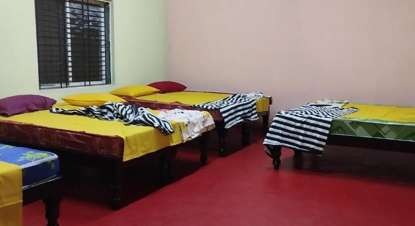 Отель Santhrupthifarmstay