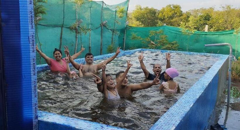 Отель Santhrupthifarmstay