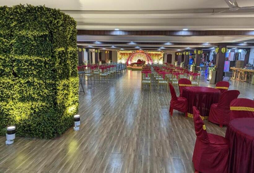 هتل Siliguri Club