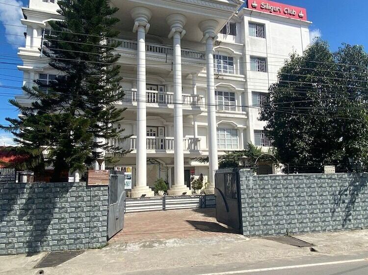 هتل Siliguri Club