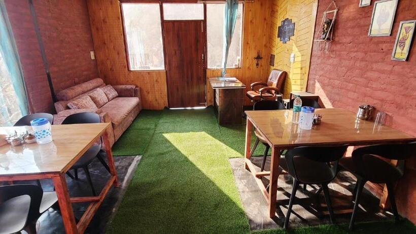 酒店 Snowind Cottages