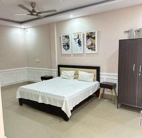 Hotel Sonebhadra Guesthouse Sahil Palace