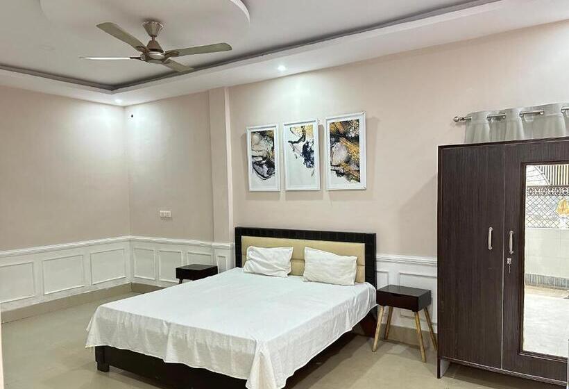Hotel Sonebhadra Guesthouse Sahil Palace