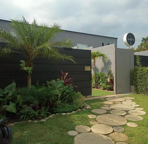 هتل Suites Lounge La Viga