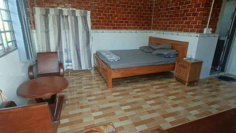 هتل The Farmer Home