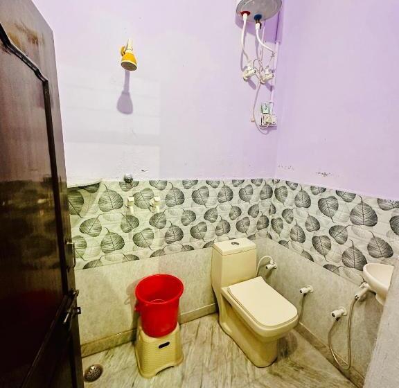 فندق Veeras & Restaurant