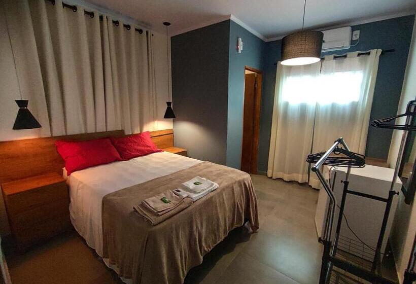 Отель Vitória Suítes Vila De São Jorge