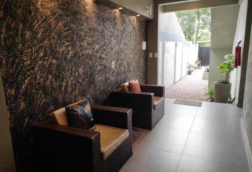 Отель Vitória Suítes Vila De São Jorge