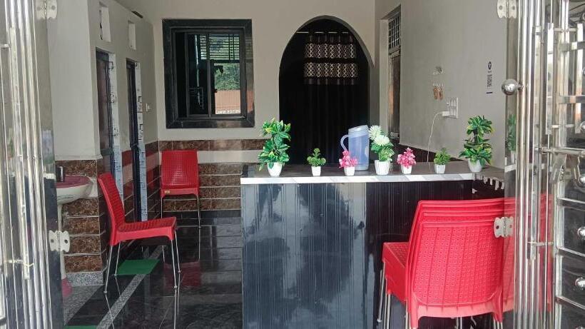 Oyo Mayur Hotel & Guest House