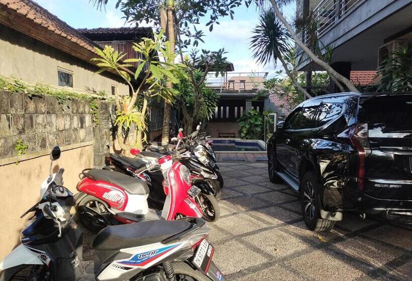 פנסיון Aeena Village