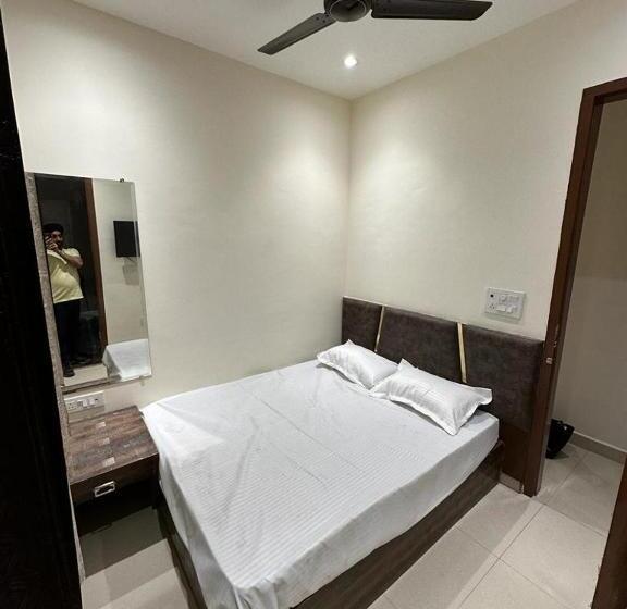 פנסיון Aliza Stay