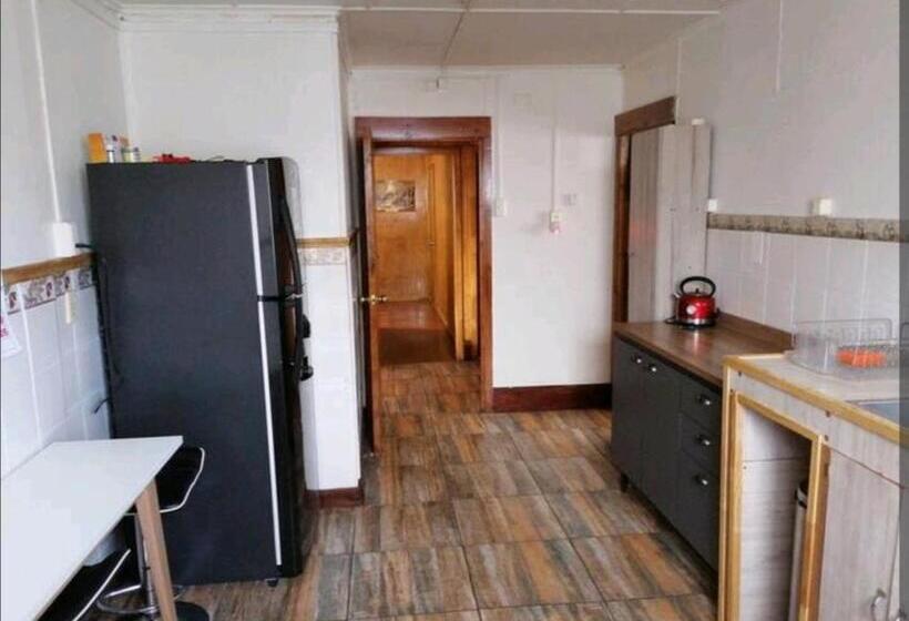 بنسيون Alojamiento Punta Arenas