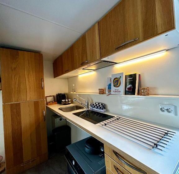 Пансион Amazing Guesthouse In Broek In Waterland