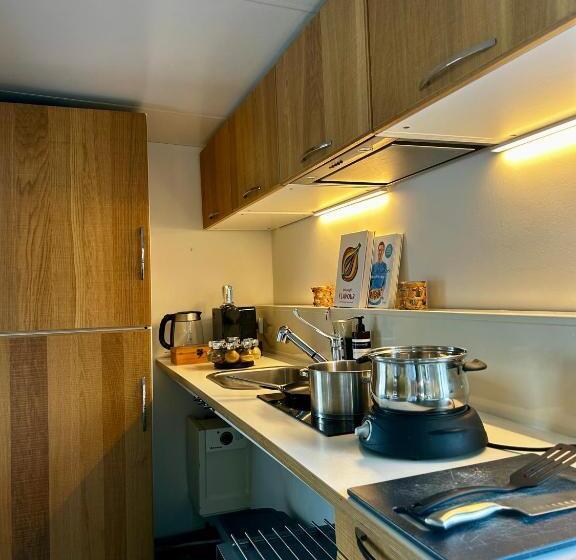 Пансион Amazing Guesthouse In Broek In Waterland