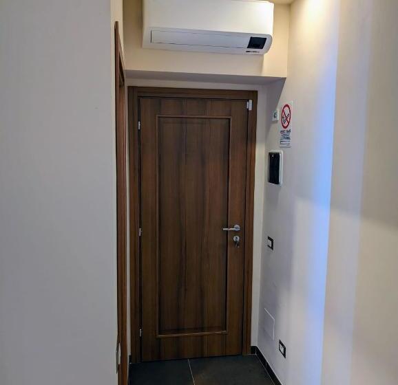 Pension (Hôtel basse catégorie) Benedict Rooms