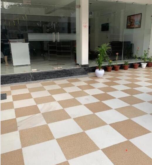 Пансион Boutique Hotel Vivaan Suites