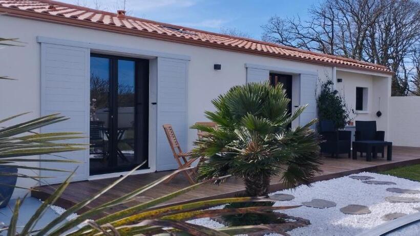 Пансион Claire & Co Chambre D Hôtes