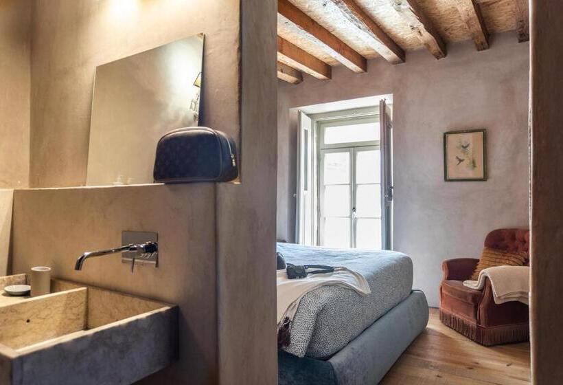 پانسیون Double Room In 18th Century Style