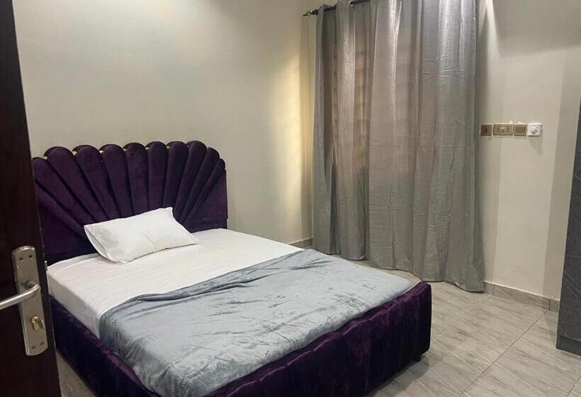 پانسیون Fowaalux