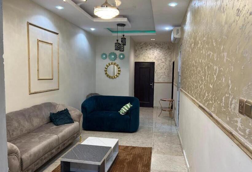 پانسیون Fowaalux