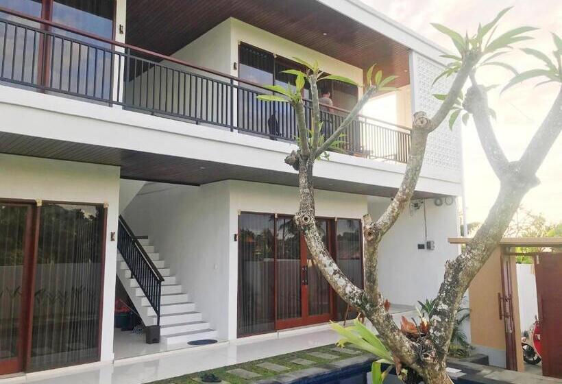 פנסיון Henrynatha Guesthouse